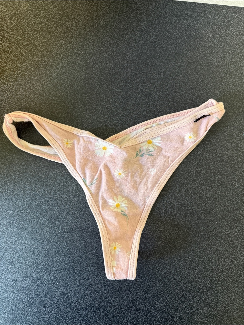 PINK Victoria's Secret Pale Pink Daisy Thong